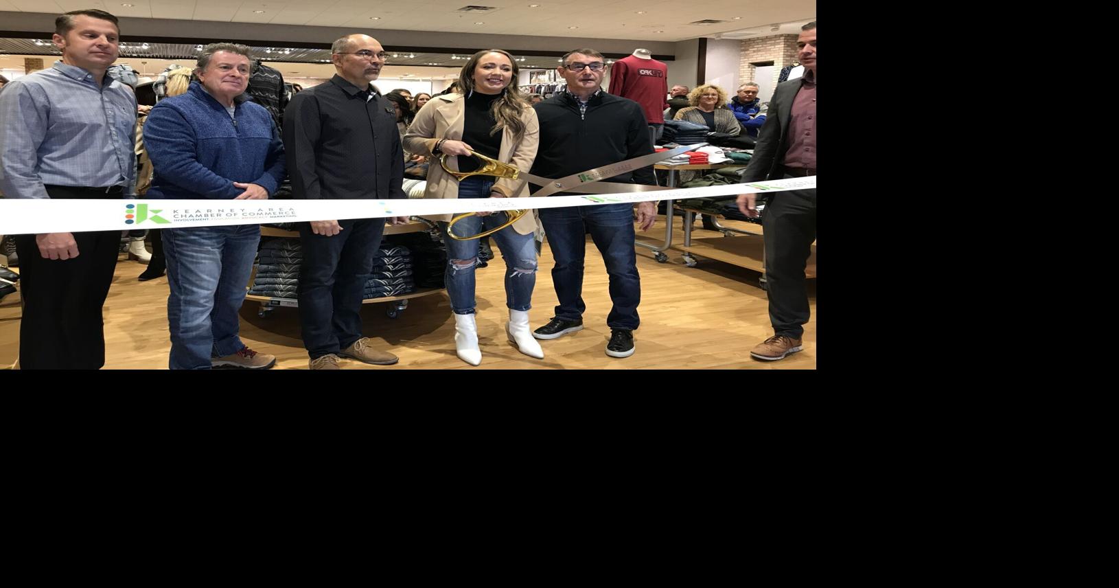 The Buckle reports increase in sales