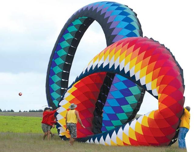 Town helps Callaway Kite Festival see 24th year