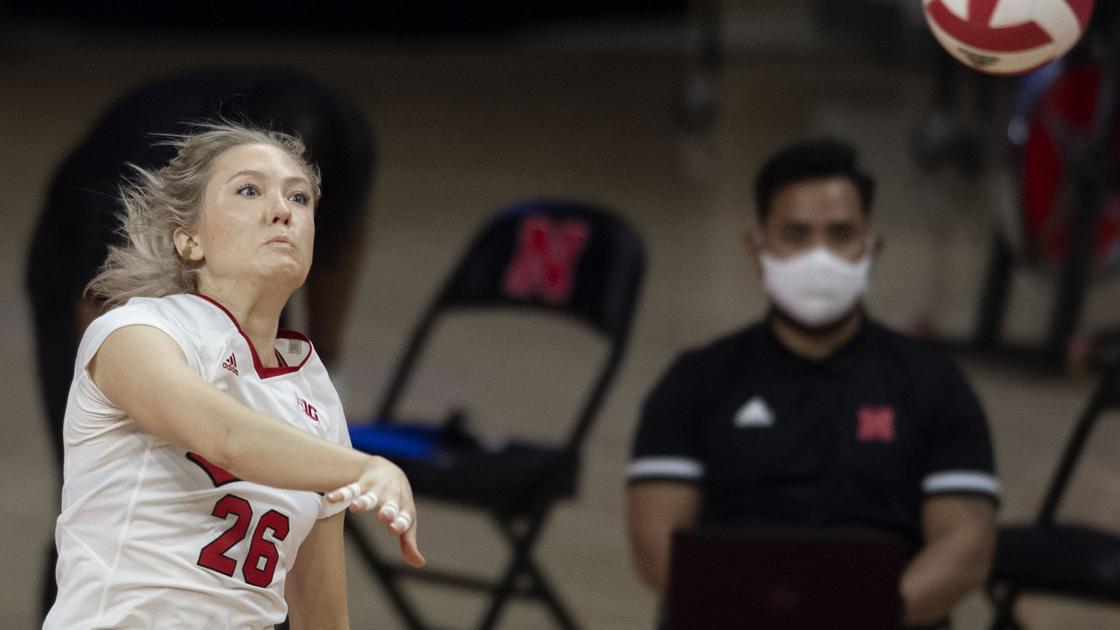 Nebraska volleyball players go 'mano a mano' to try and beat opponent with serving