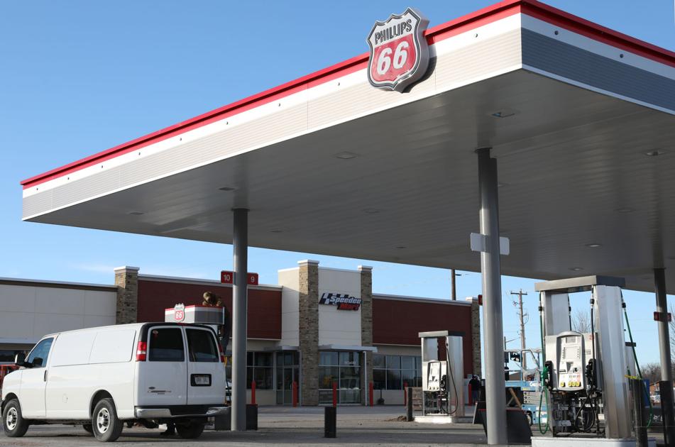 Godfather's Pizza set to open Friday, part of Speedee Mart gas station