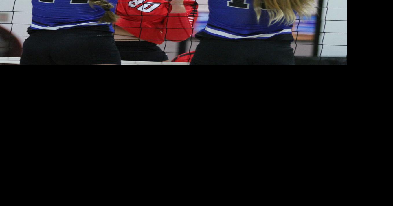 Photo Loomis volleyball triangular