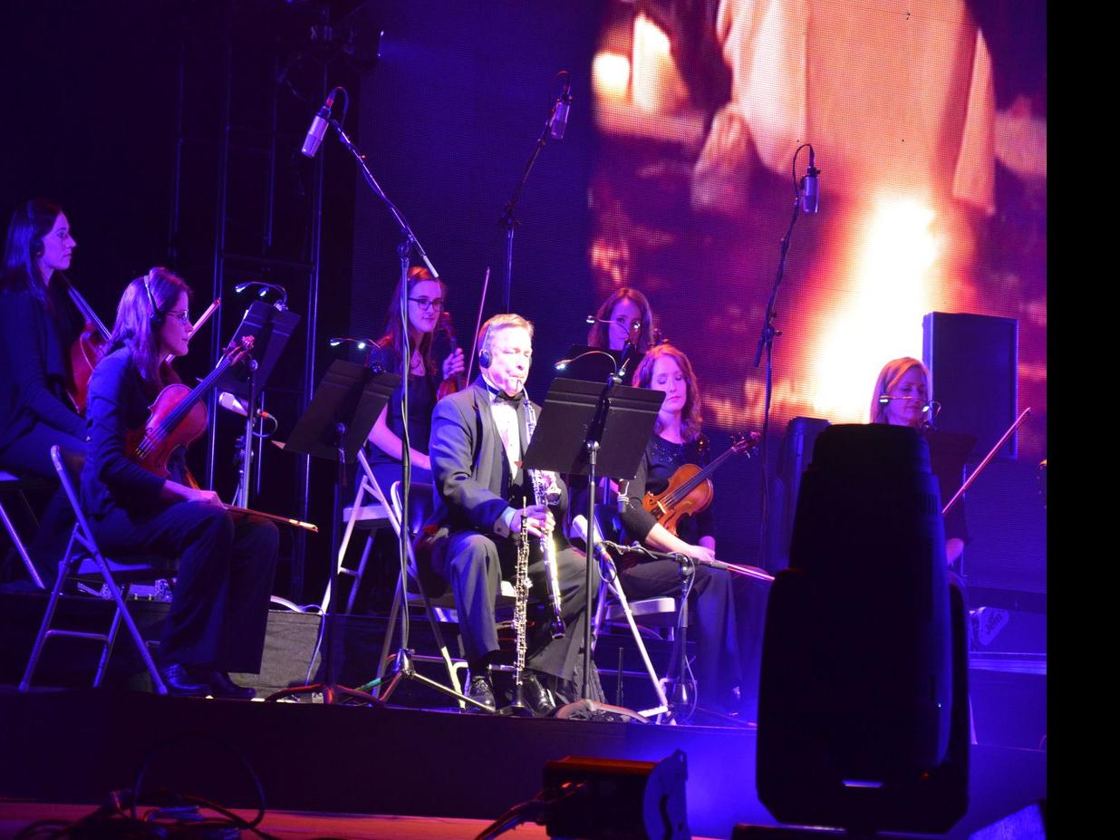 deltager Jeg er stolt anklageren Mannheim Steamroller concert featured holiday tunes, 'Fresh Aire' pieces |  Local News | kearneyhub.com