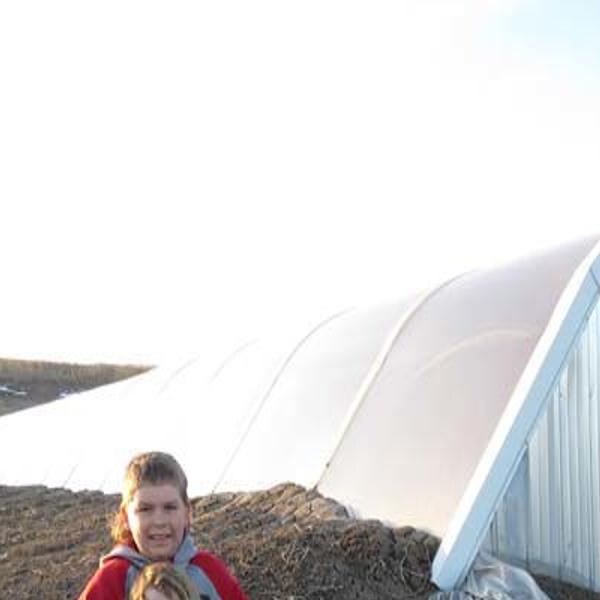 Geothermal Greenhouse Near Miller Allows The Elsen And John Families To Grow Fruit In Winter Latest Ag News Kearneyhub Com