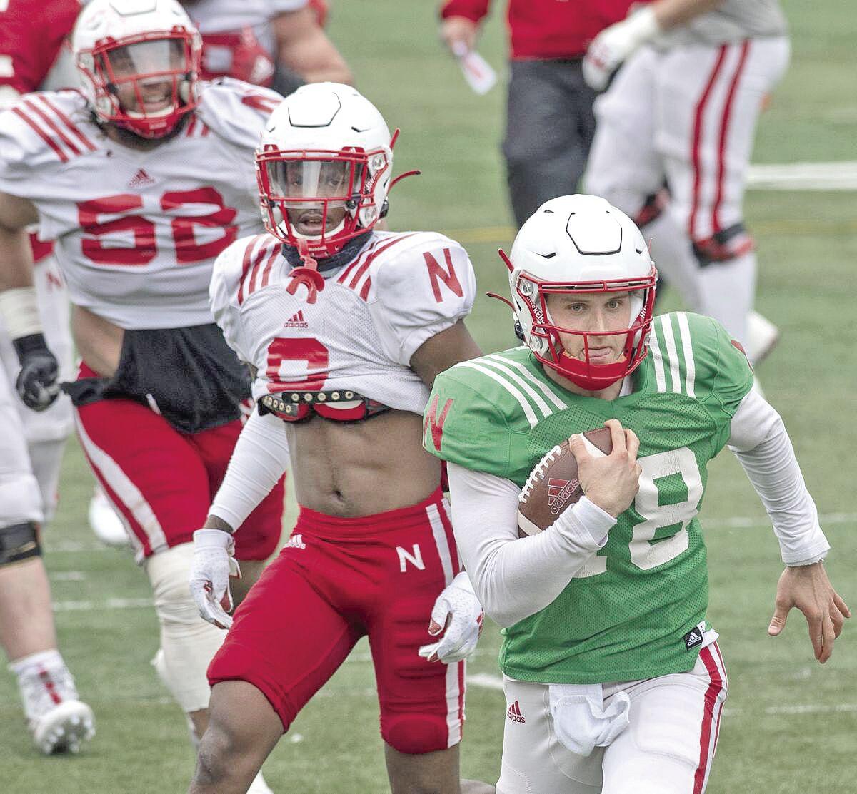 Matt Masker runs with the ball