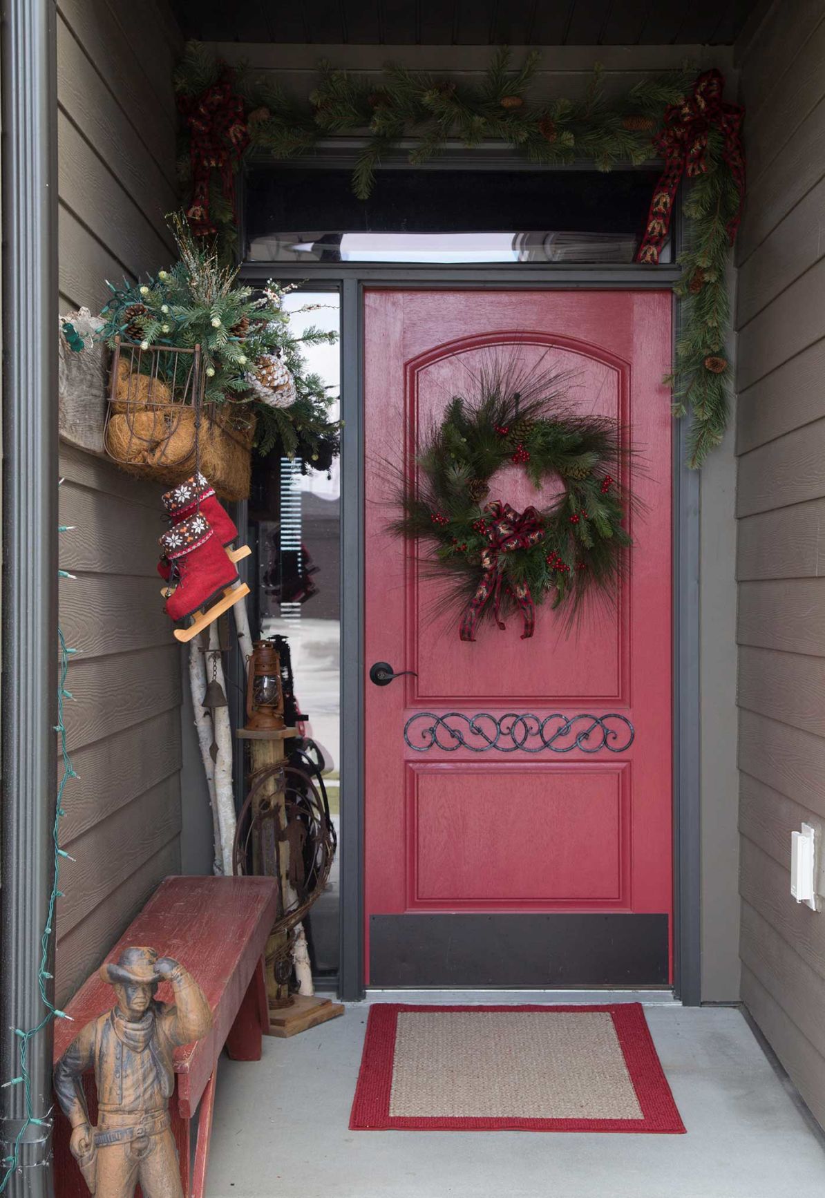 Holiday Home Tour Owners Deck Out Their Spaces For Tour