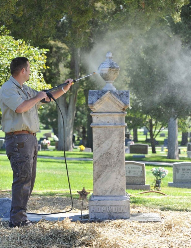 With a lot of help, four friends aim to beautify Kearney Cemetery