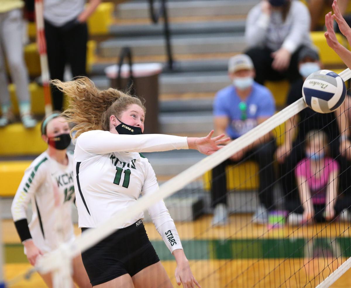 Finishers Kearney Catholic Uses Late Rallies To Sweep North Platte Kearney Catholic Kearneyhub Com