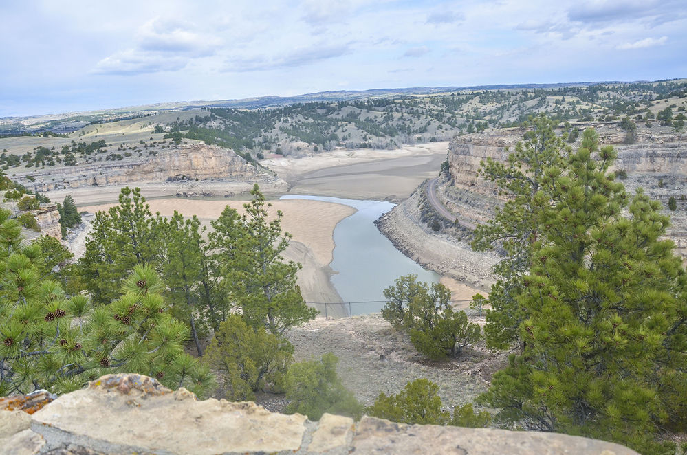 Reclamation lowers Guernsey Reservoir in preparation to annual silt run