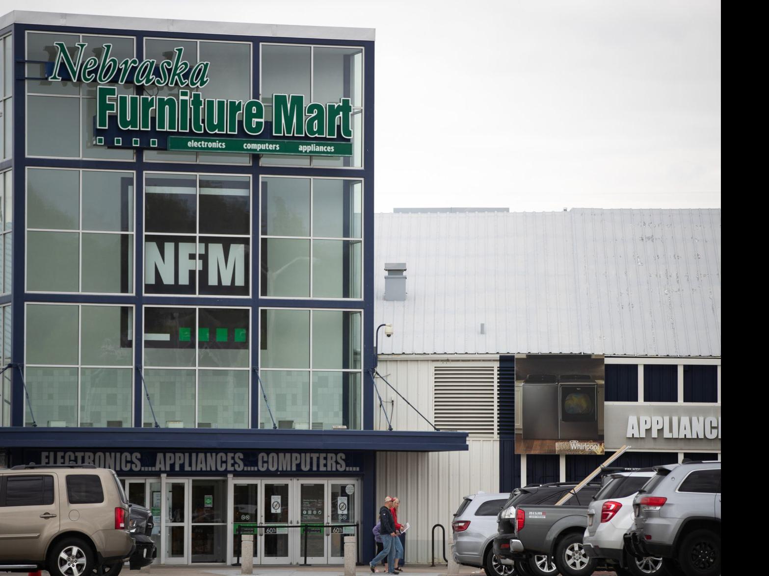 Nebraska Furniture Mart Reopens Two Of Its Stores With Precautions State Regional Kearneyhub Com