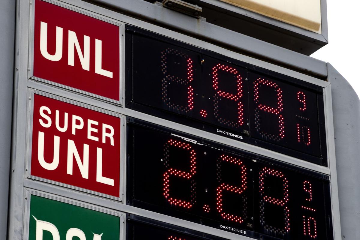It's a Christmas miracle: Gas prices fell 40 cents this month and will ...
