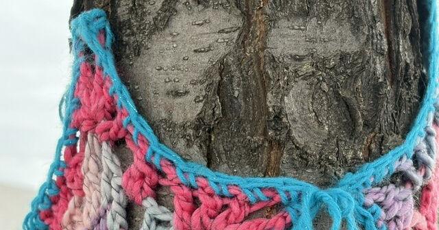 yarn-bombing- p3 - tying the yarn