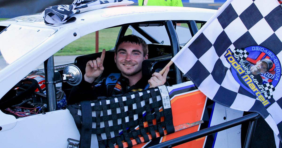Martin, Leary split modified twins at Monadnock Speedway
