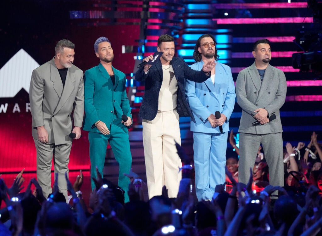 Justin Timberlake Shares Video of NSYNC Reuniting in the Studio - Parade