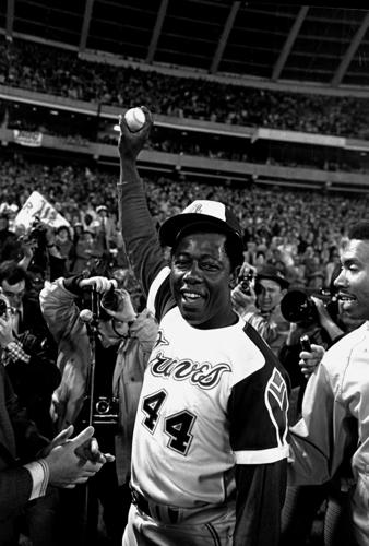 1974: Hank Aaron breaks Babe's home run record with No. 715