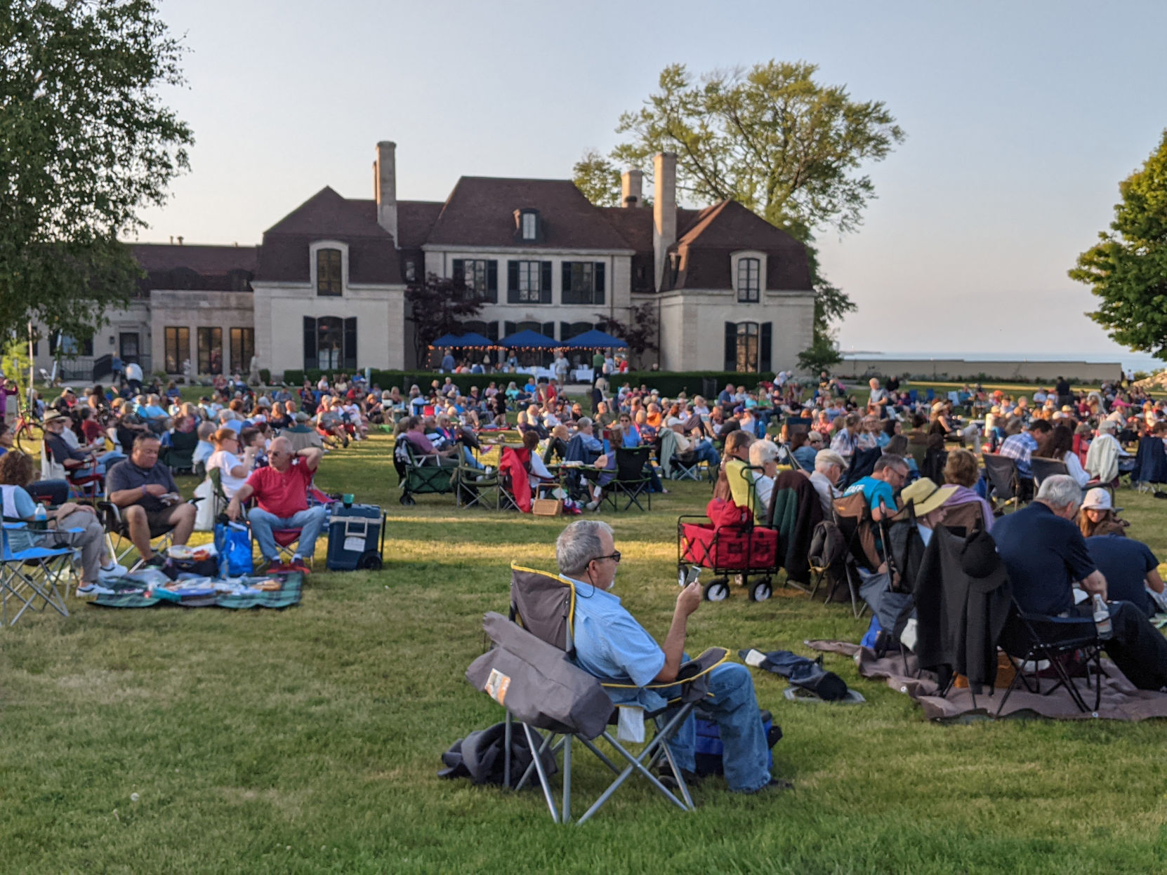 Area bursting with free live music