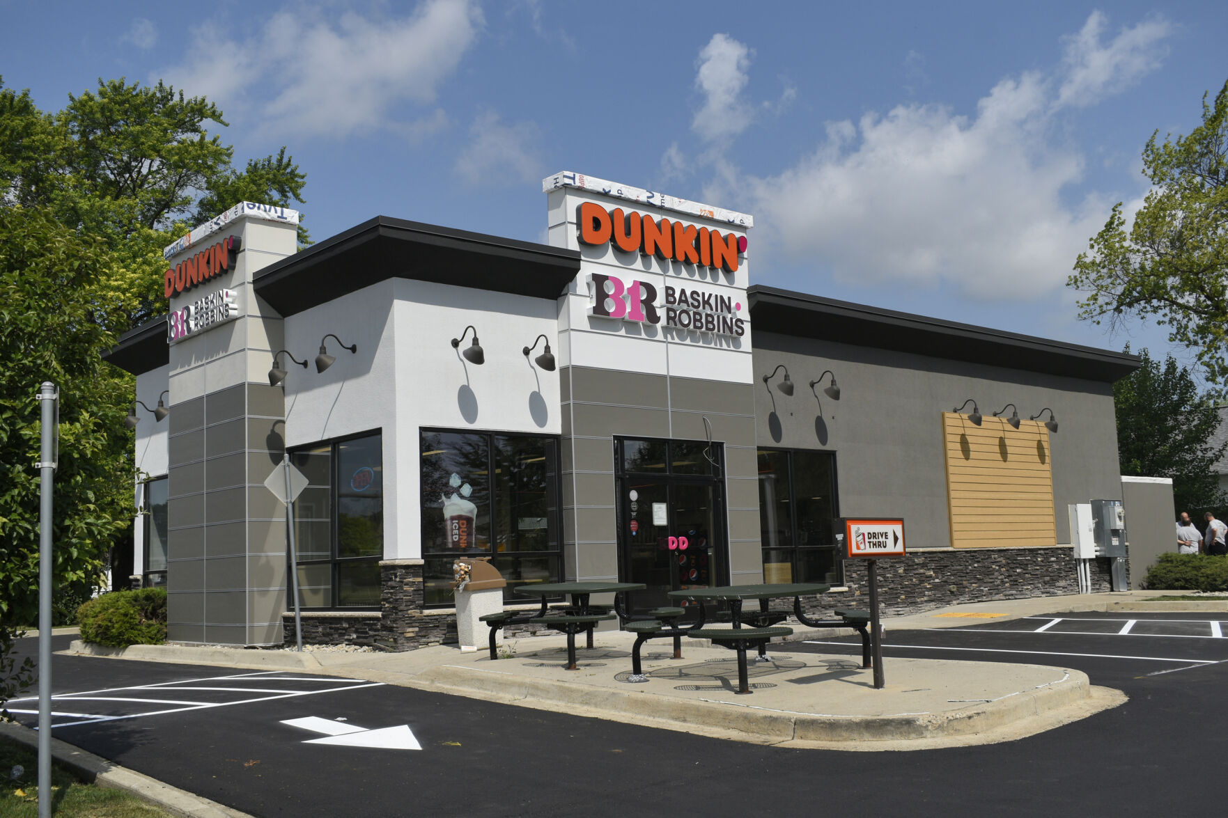 Combo Dunkin Donuts and Baskin Robbins to open Friday