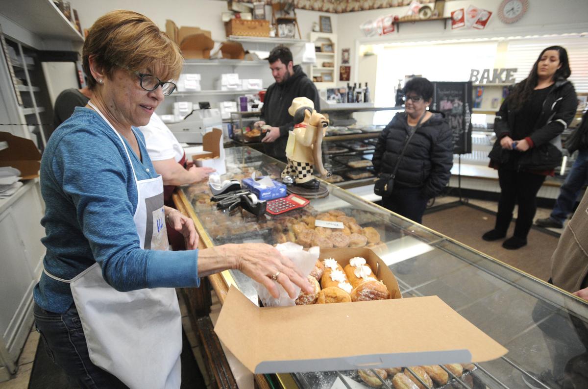 Paczki popular on Fat Tuesday | Local News | kenoshanews.com