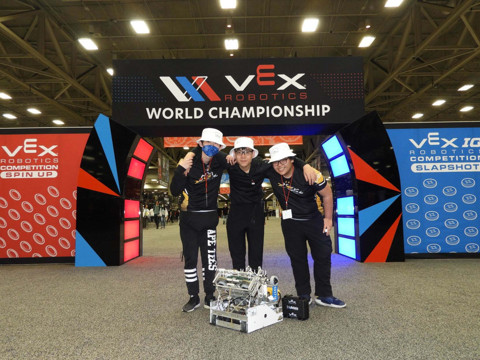 Shoreland Lutheran Robotics Teams excel at VEX Robotics World