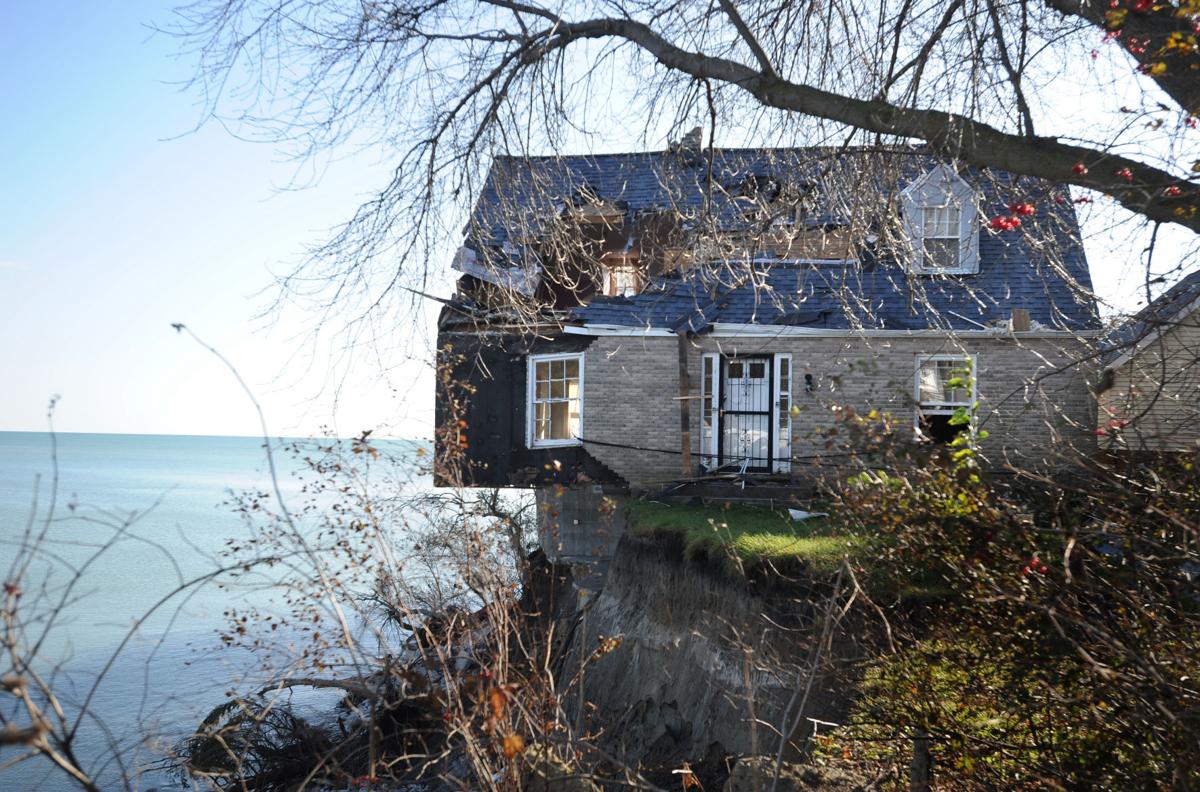 No Easy Answers Communities Around Great Lakes Struggle With Erosion News Kenoshanews Com