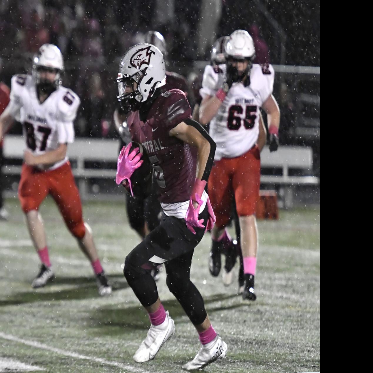 High school football: Central hangs 42 on Kenosha County rival Wilmot,  secures best record since 2005