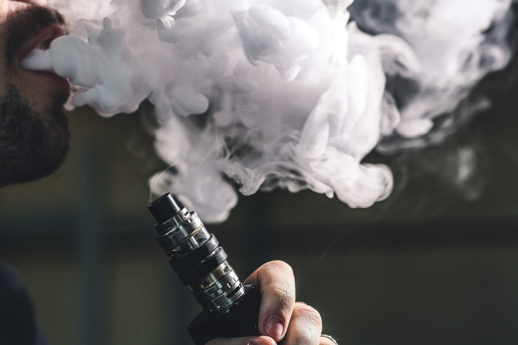 City clamps down on e cigarette use