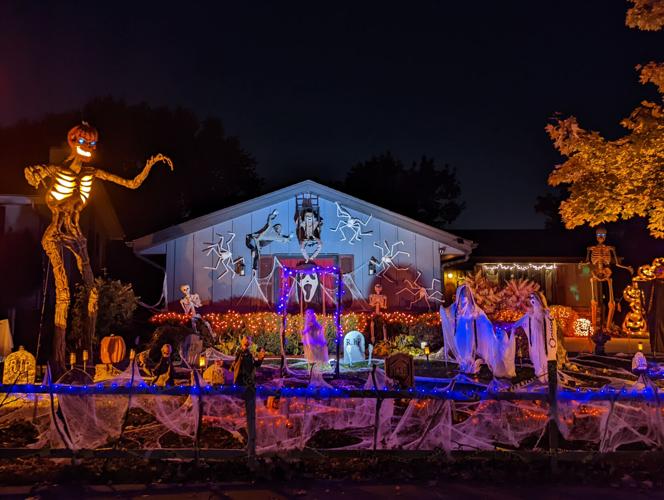 Halloween 2022 Kenosha area lights up