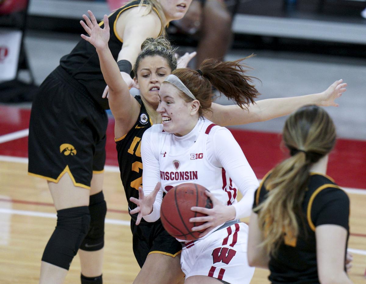 Badgers coach Jonathan Tsipis hopes 'level of desperation' will lift women's basketball team ...