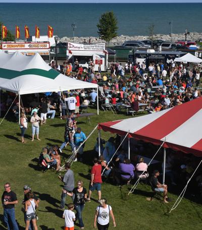 Taste Of Wisconsin Returns To Kenosha S Lakefront Events Beautiful Weather Attracted A Large Crowd To Taste Of Wisconsin In 2017 The Festival Returns Starting Friday