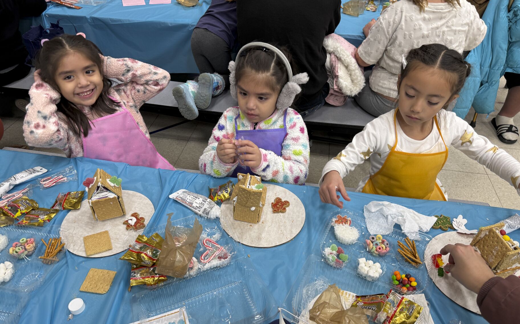 Students gather to craft gingerbread houses at KUSD event