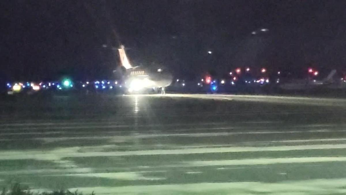 Raw video: New Wisconsin football coach Luke Fickell lands in Madison