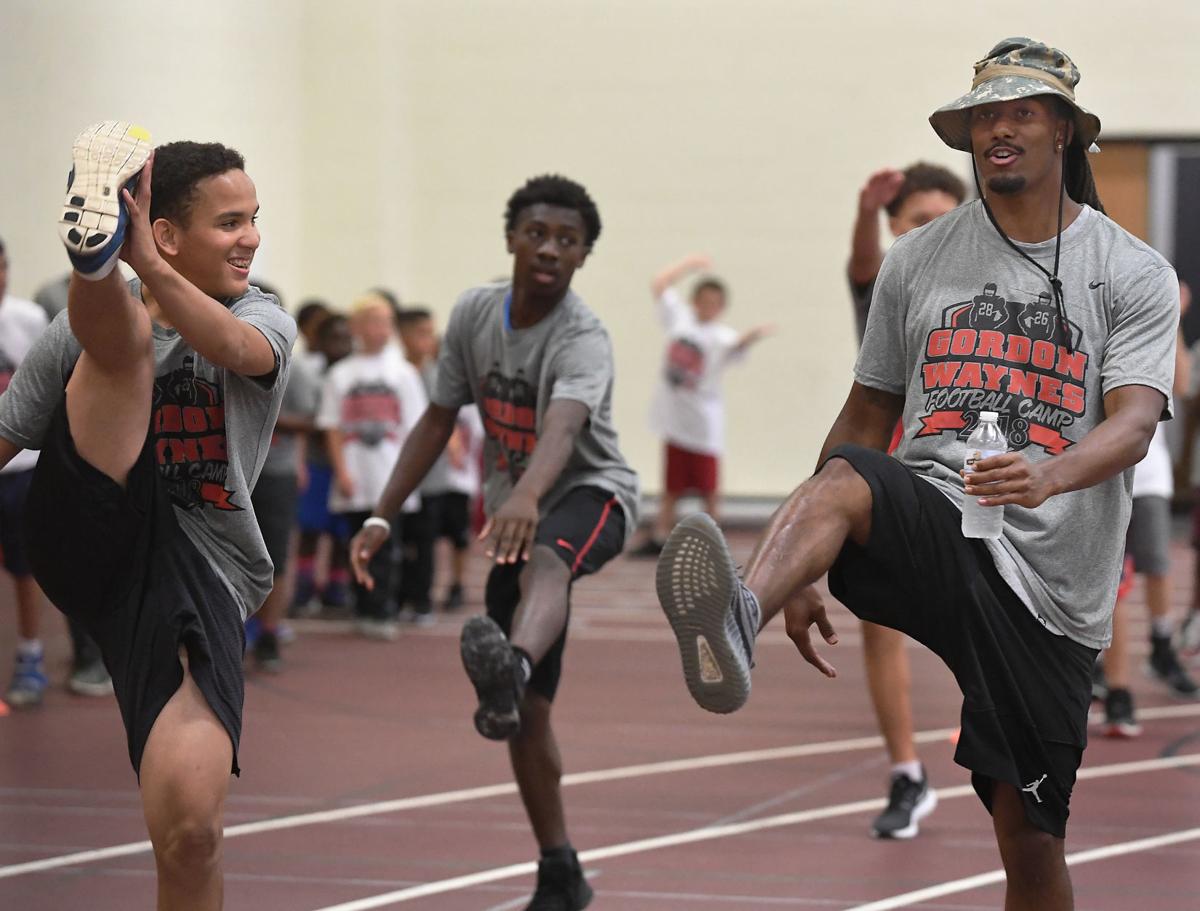 Melvin Gordon Bo Jackson Shining Stars At Dodgeball Tournament News Kenoshanews Com