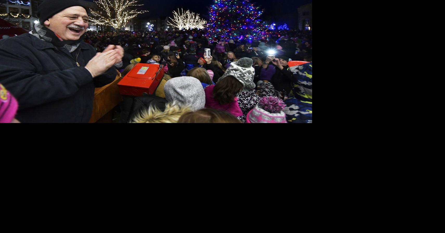 Downtown Kenosha lights up for the holiday season