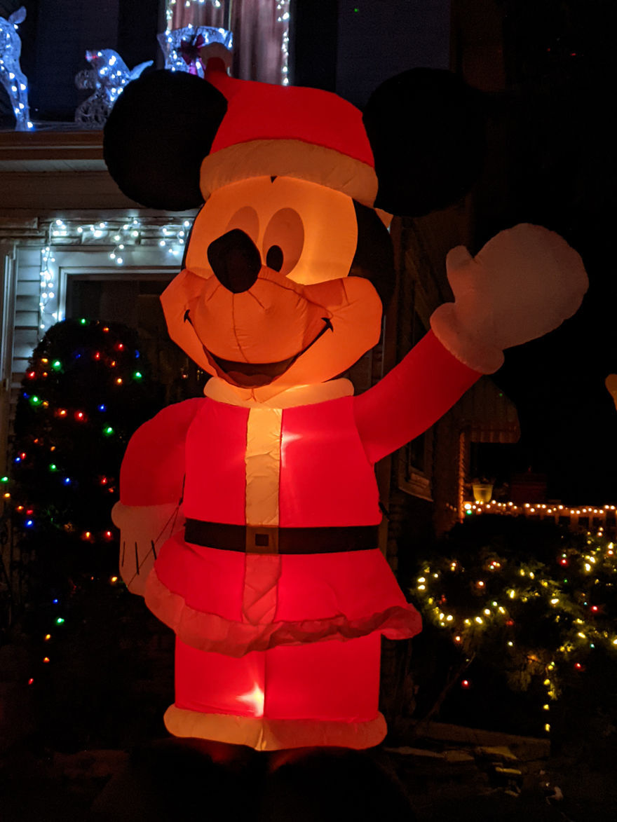 2020 xmas lights Mickey at 3915 16th Ave.jpg