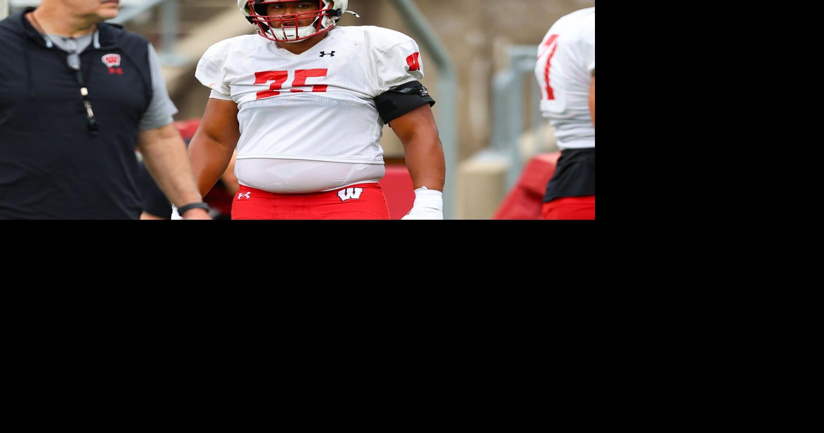 Wisconsin football offensive linemen to know this season