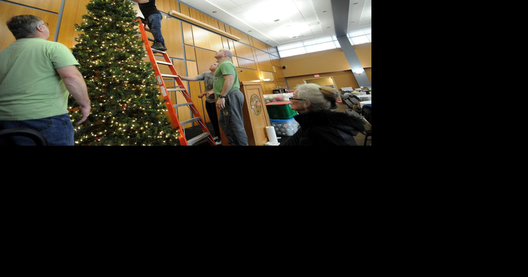 IN PHOTOS Decorating the Goodfellows Christmas tree