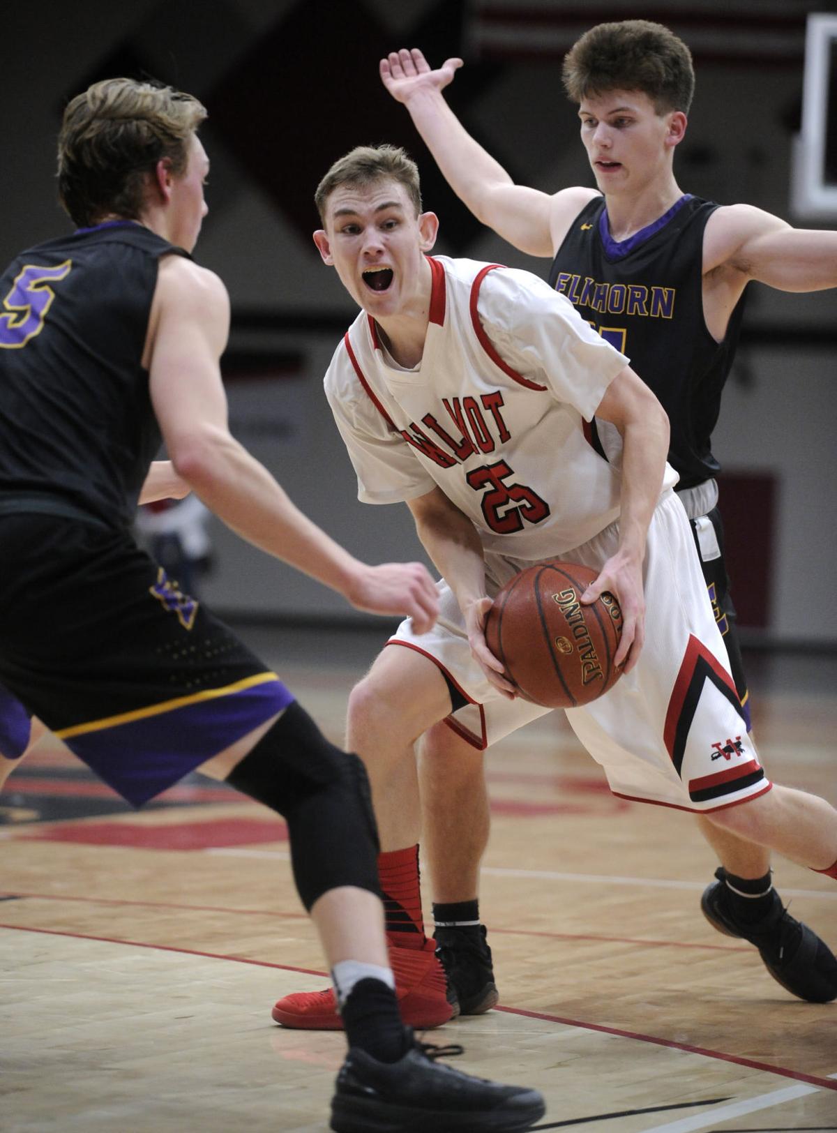 Panthers Use 3 Pointers To Pull Away From Elks Local Basketball