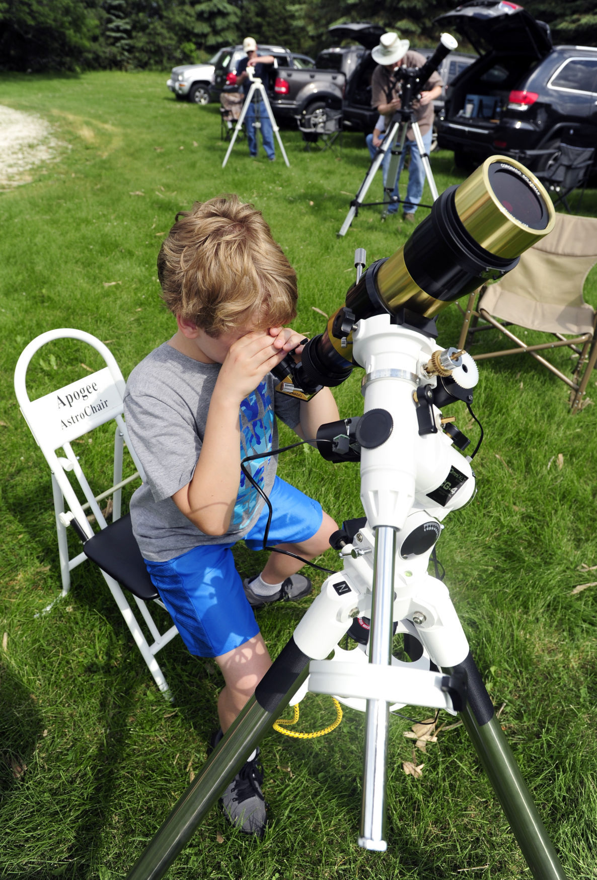 Astronomical group keeps its eyes to the skies