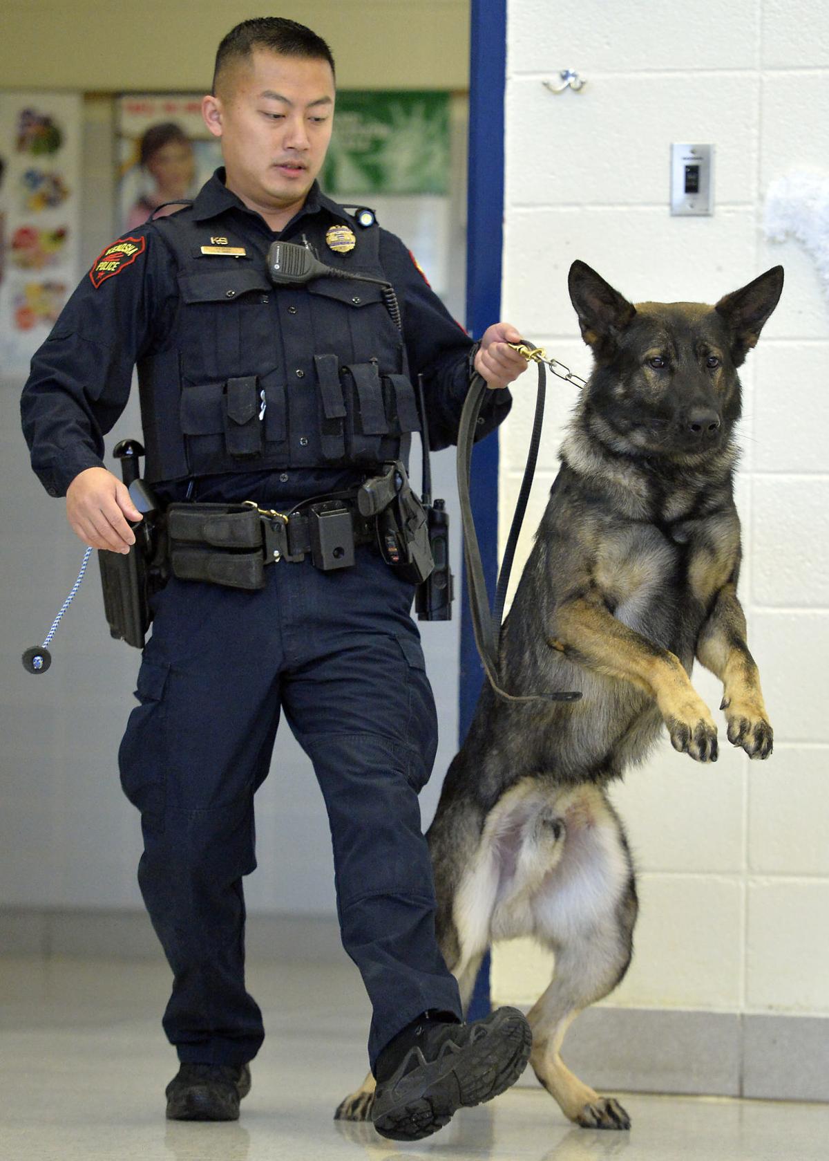 Police Dogs Visit Harvey Students Local News Kenoshanews Com