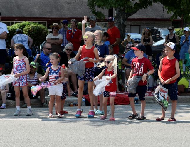 Hundreds turn out for Twin Lakes 2022 Libertyfest parade
