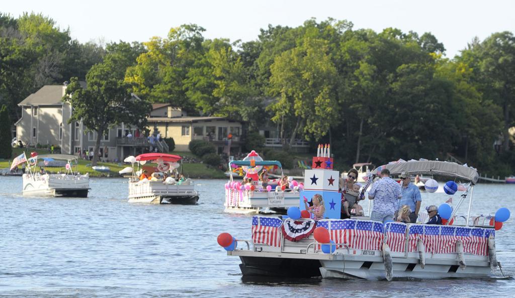 Paddock Lake Boat Parade Returns Local News Kenoshanews Com