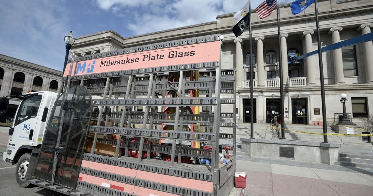 Kenosha County Courthouse, Public Safety Building under repair