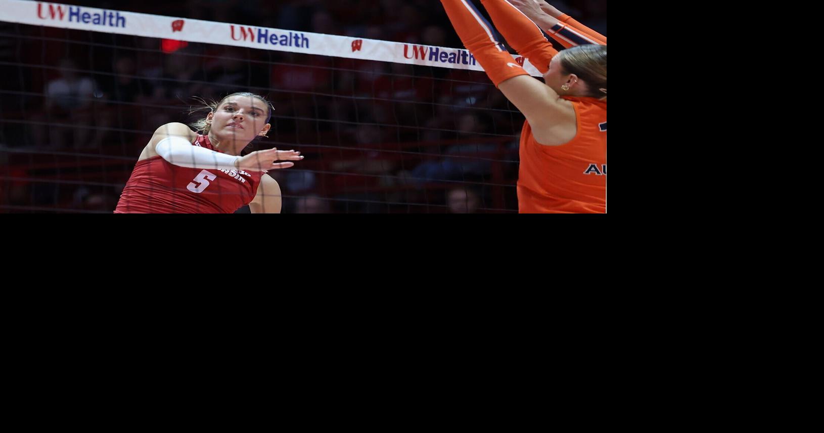 3 takeaways from No. 6 Wisconsin volleyball's four set loss to No. 9 Texas