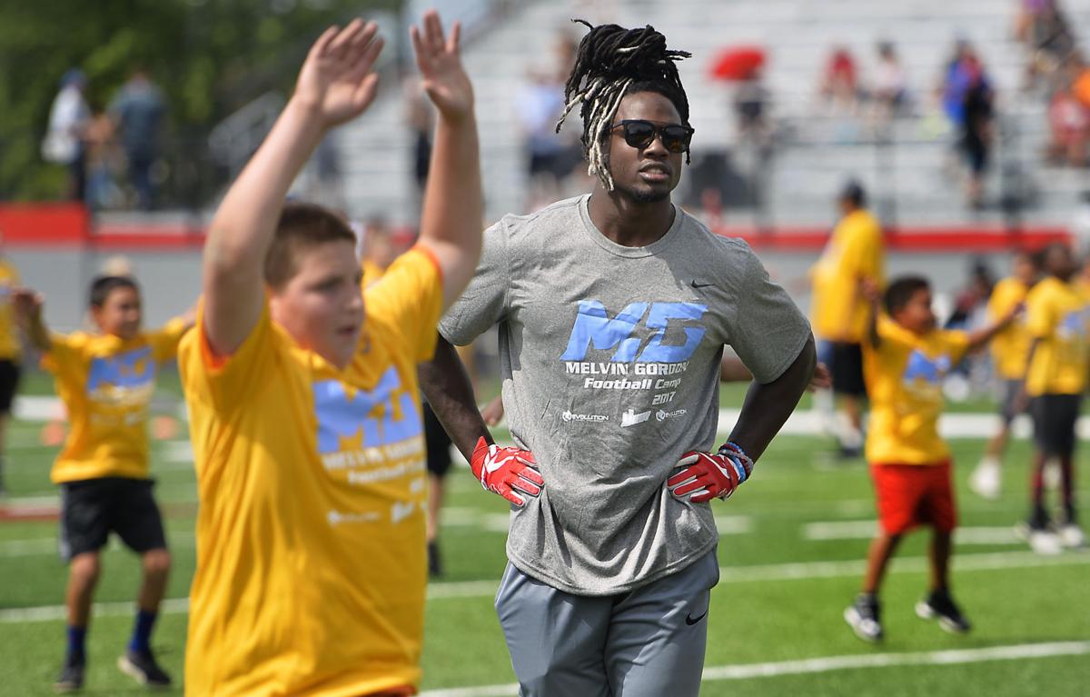 Melvin Gordon Bo Jackson Shining Stars At Dodgeball Tournament News Kenoshanews Com