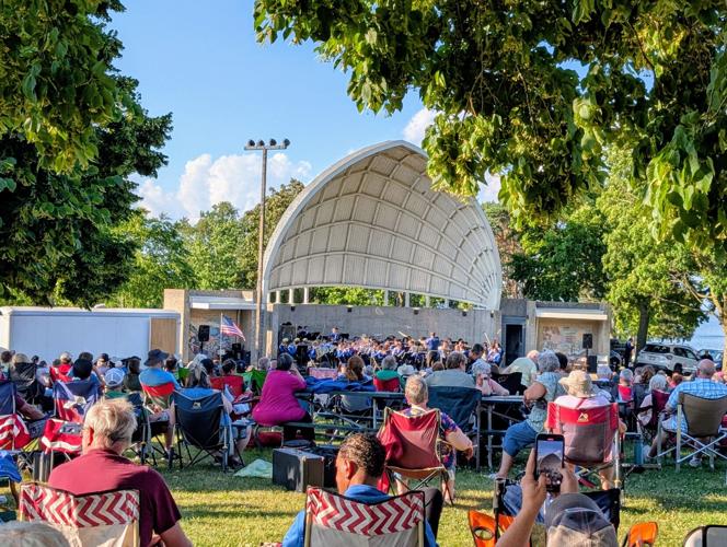 Band shell crowd