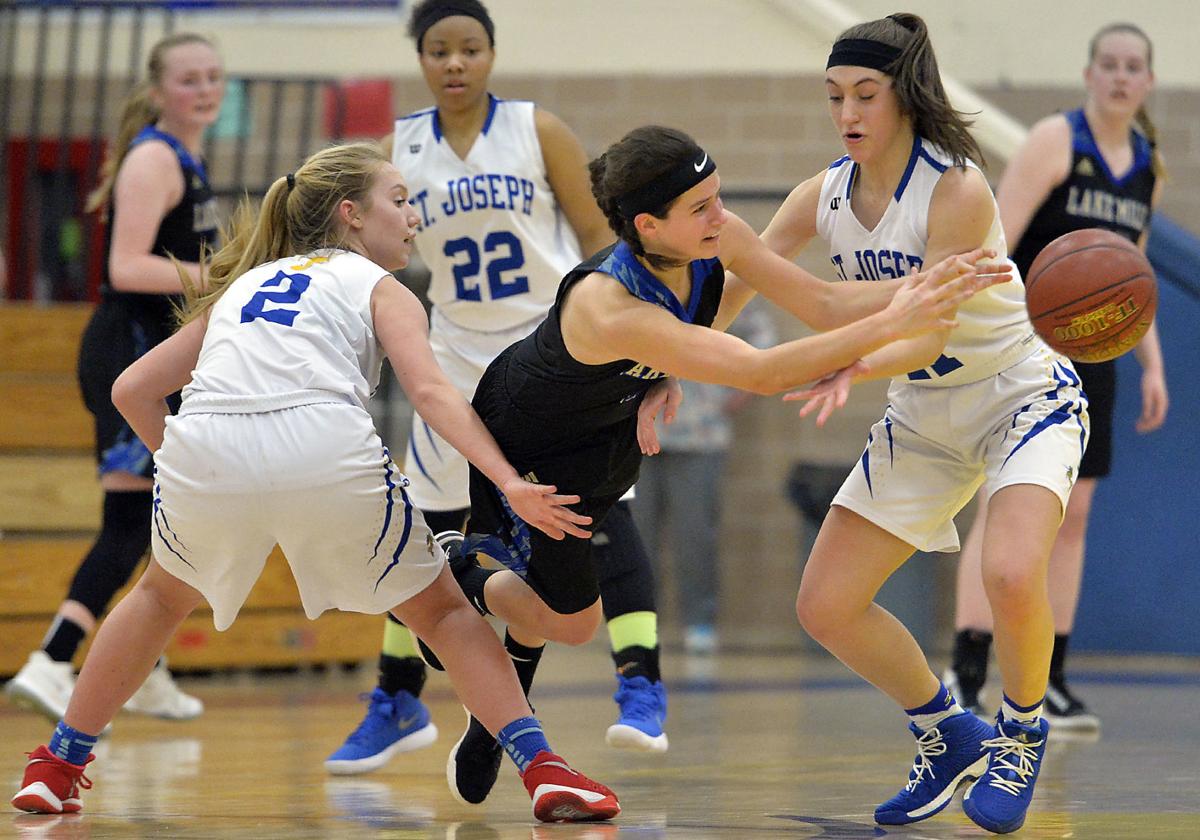 Lake Mills Beats St Joseph Girls 56 55 Local Basketball