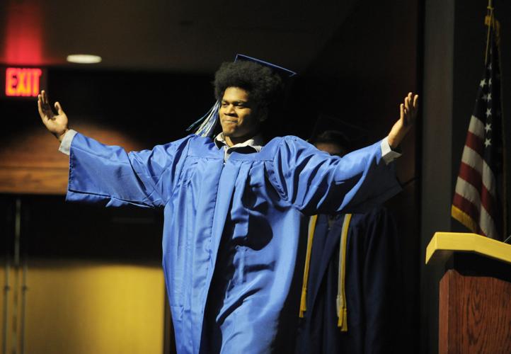 Lakeview graduates earn college credits