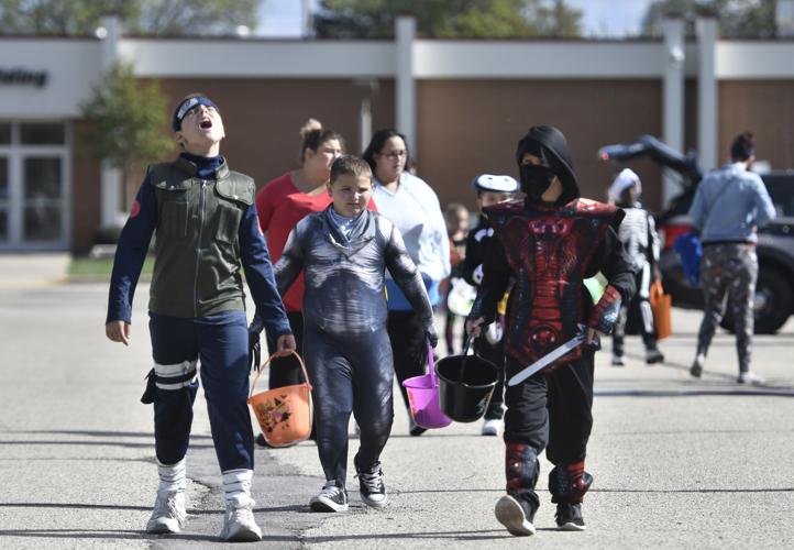 Gateway trunkortreat event connects recruits with community