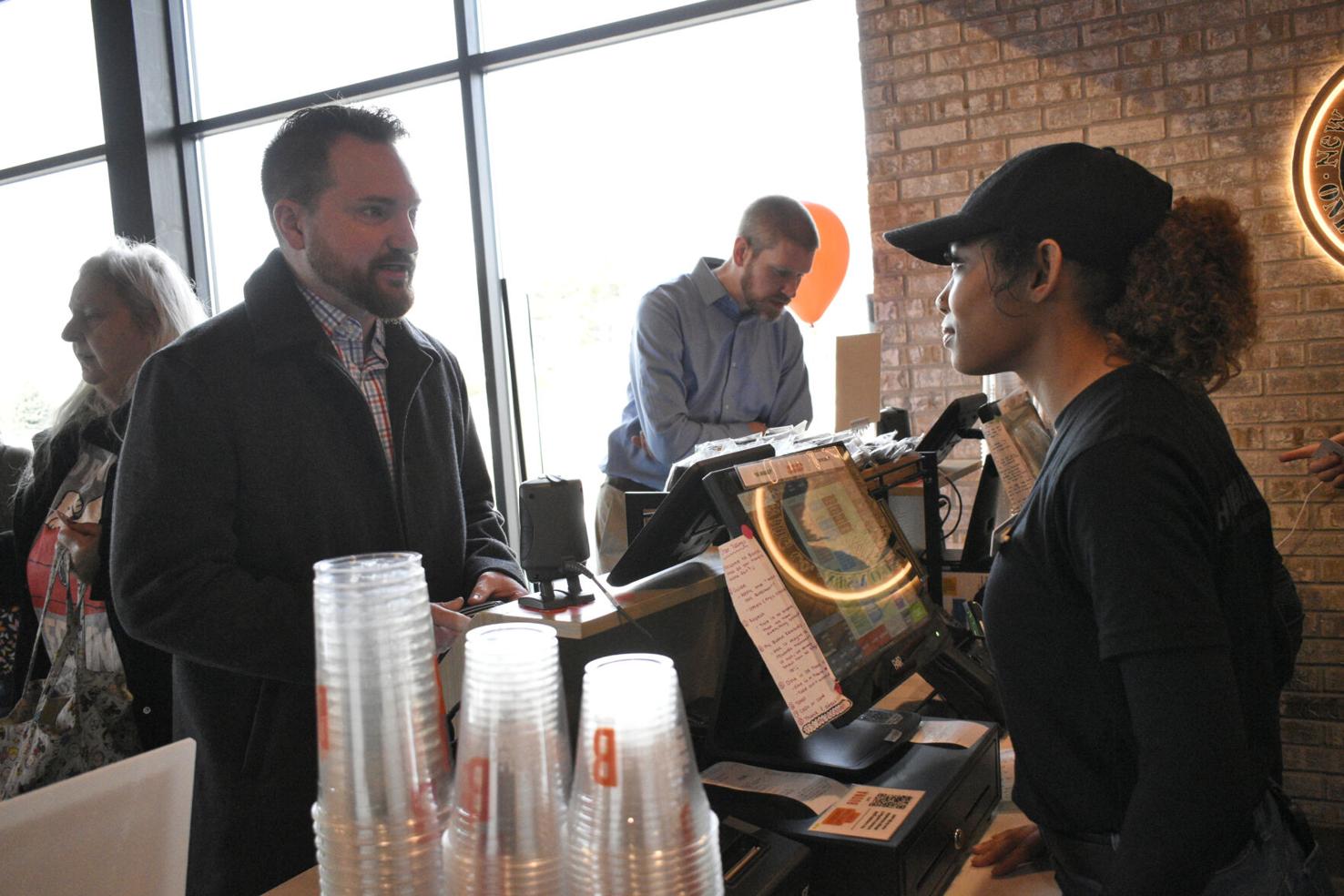 Pleasant Prairie Buona Beef, Rainbow Cone hold grand opening