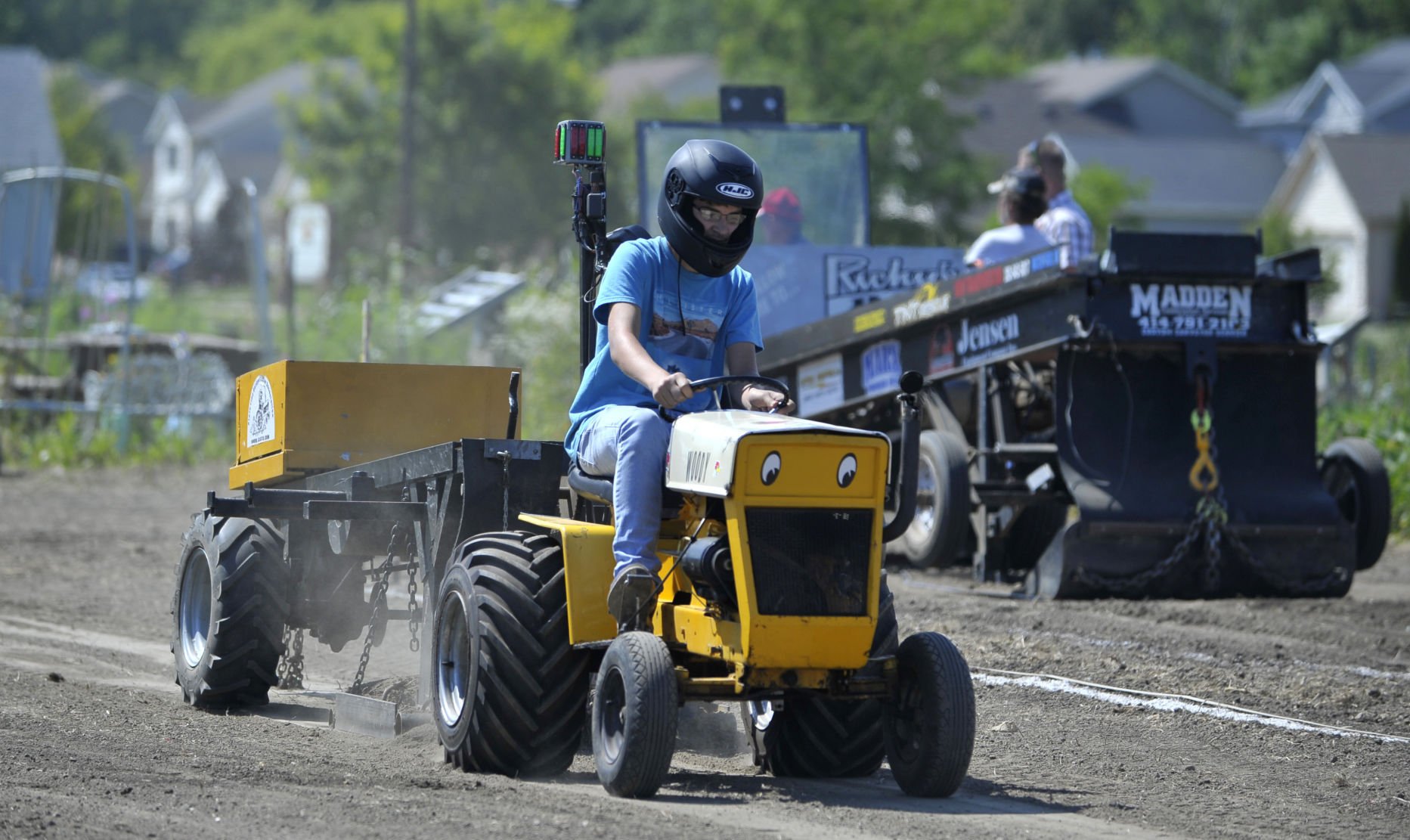 Pulling lawn online tractor