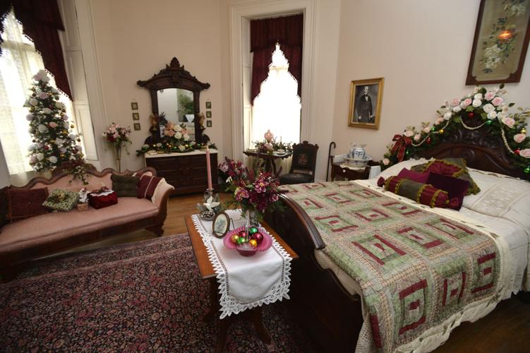 DURKEE MANSION XMAS